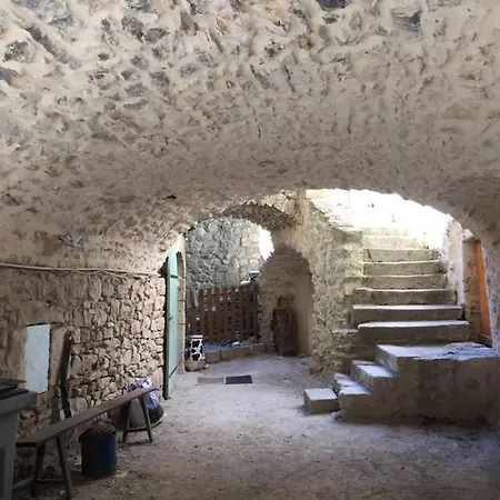 D'isa * Saint-Remèze